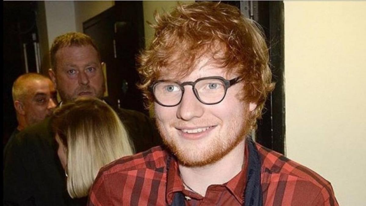 o figurina de ceara a cantaretului ed sheeran expusa la londra