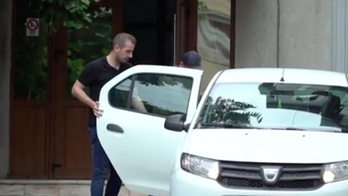 au iesit la discoteca intr o comuna din iasi si au baut impreuna ore in sir la un moment dat