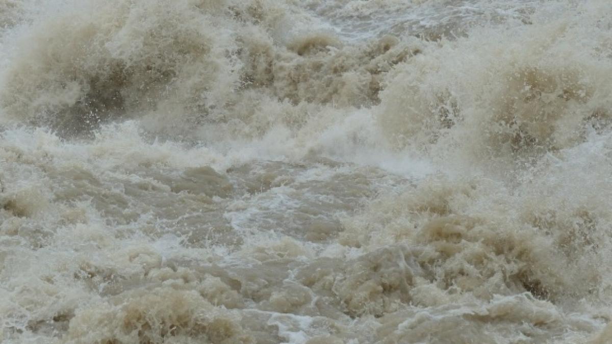 noi avertizari emise de hidrologi cod portocaliu de inundatii pe rauri din mai multe judete