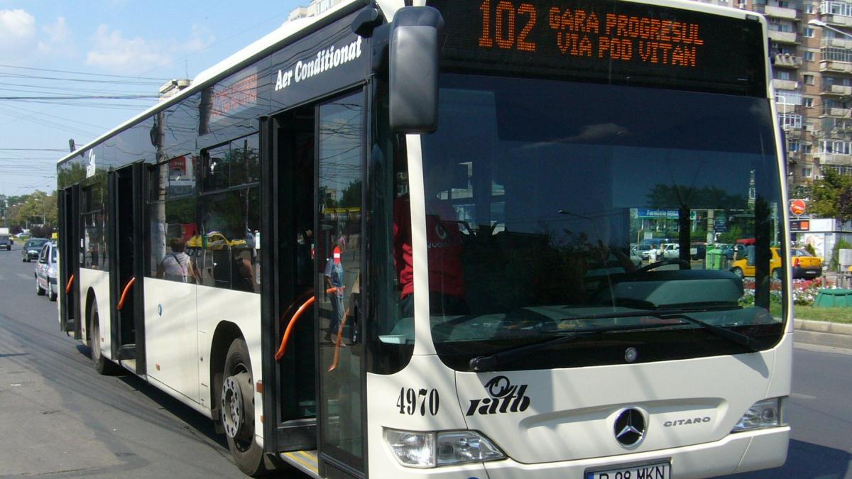 andreea era in autubuzul 102 din bucuresti cand a auzit o tipa vorbind la telefon cand a realizat