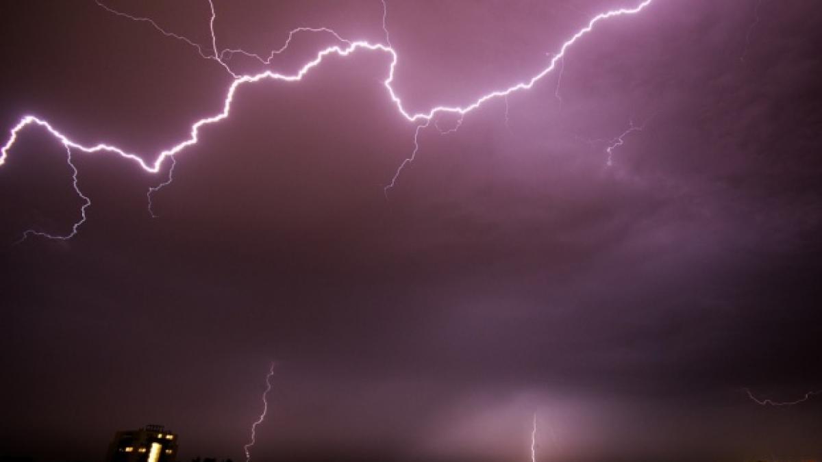 cod galben de furtuna in bucuresti vremea se schimba radical in orele urmatoare