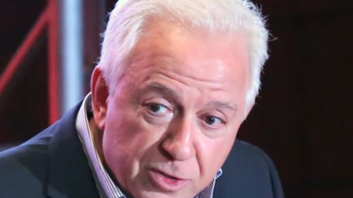 un designer faimos isi da demisia in urma acuzatiilor de hartuire sexuala