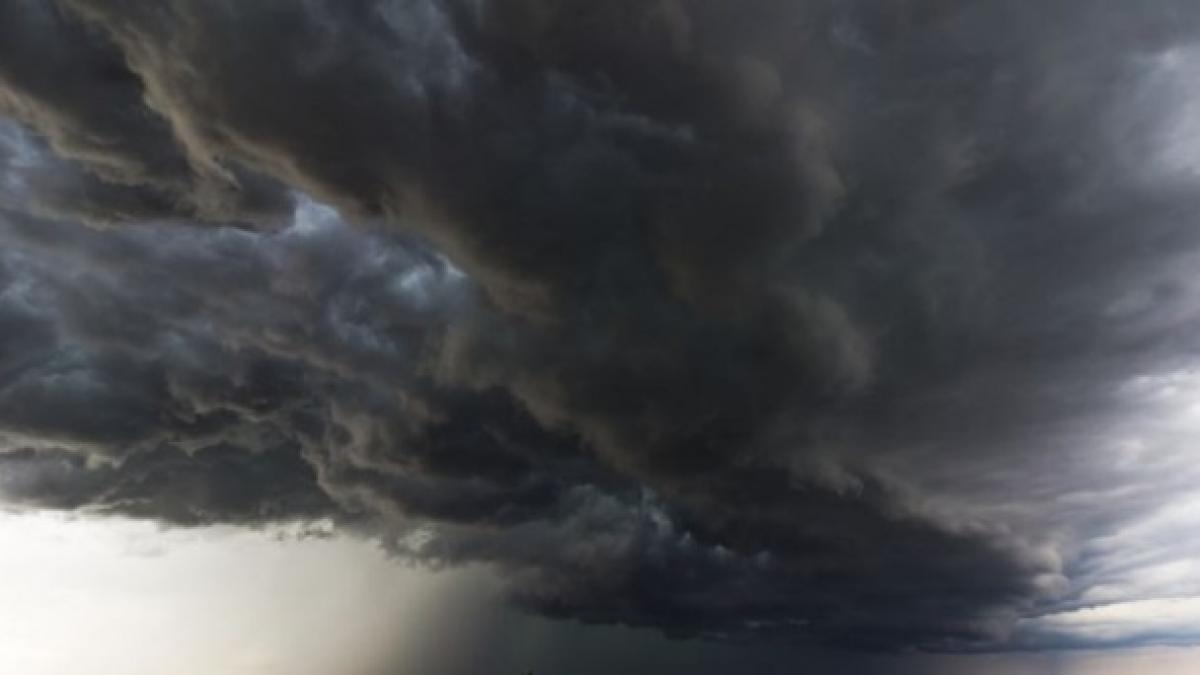 alerta de fenomene meteo periculoase in mai multe judete sambata dupa amiaza
