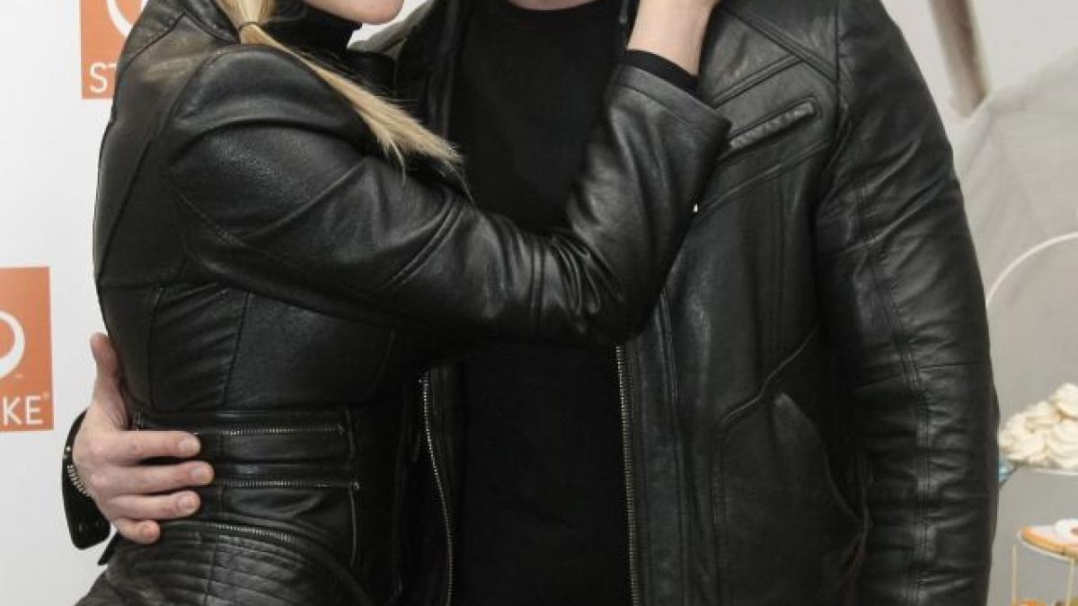 azi victor a facut publice imaginile cu ea isi petrece timpul acum