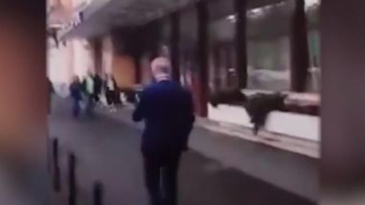 fost ministru amenintat cu moartea de un protestatar imagini socante