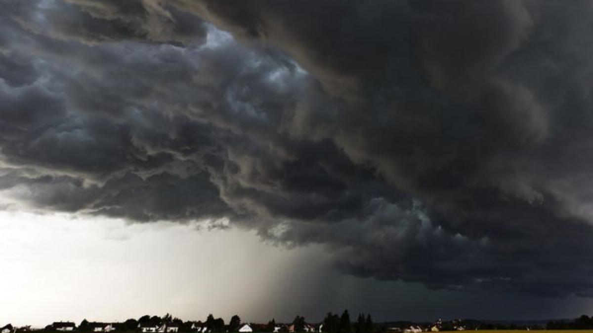 nu scapam de ploi si furtuni prognoza meteo pentru zilele urmatoare