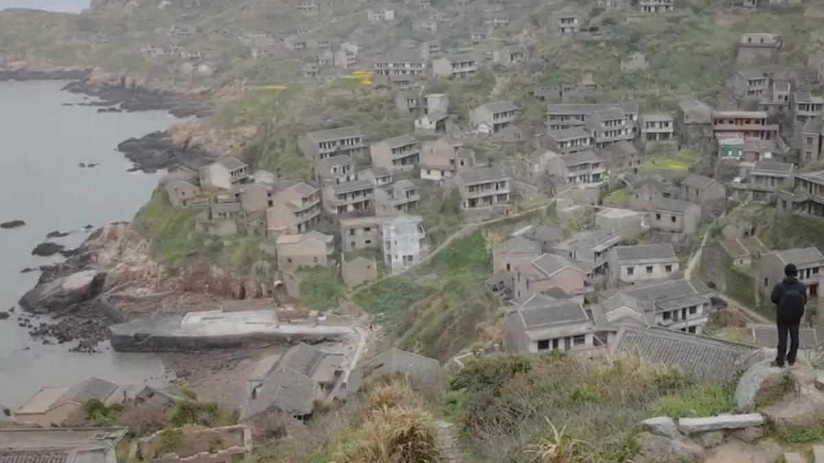 satul fantoma care a devenit atractie turistica motivul pentru care toti locuitorii au ales sa