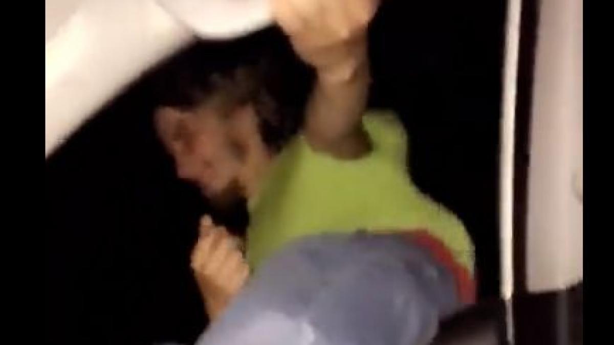 a cazut pe geamul unei masini aflate in mers imagini terifiante