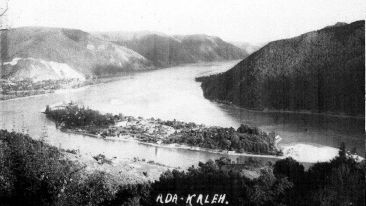 ultimele fotografii facute pe insula ada kaleh chiar inainte de inundarea ei imaginea unei lumi