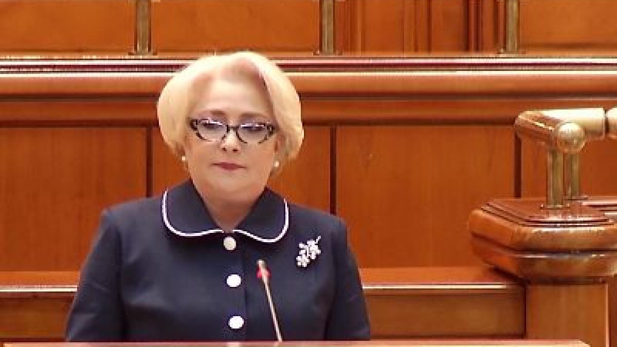 viorica dancila huiduita de opozitie in parlament