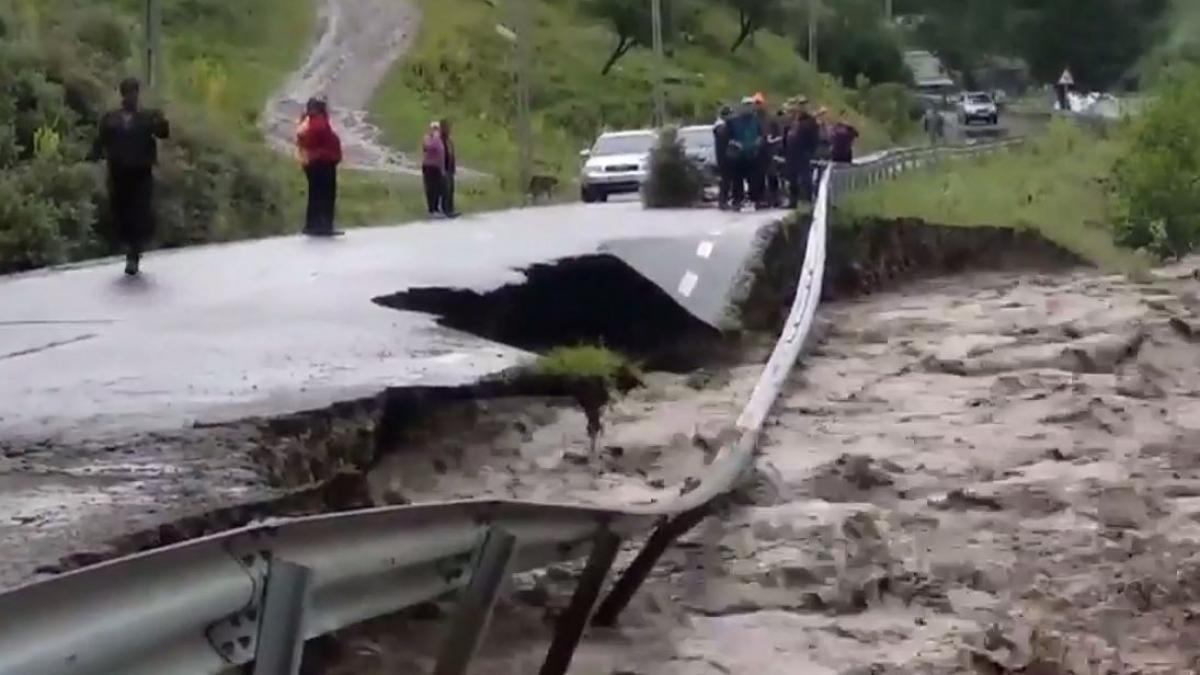 vremea a facut ravagii zeci de localitati au fost maturate de ape