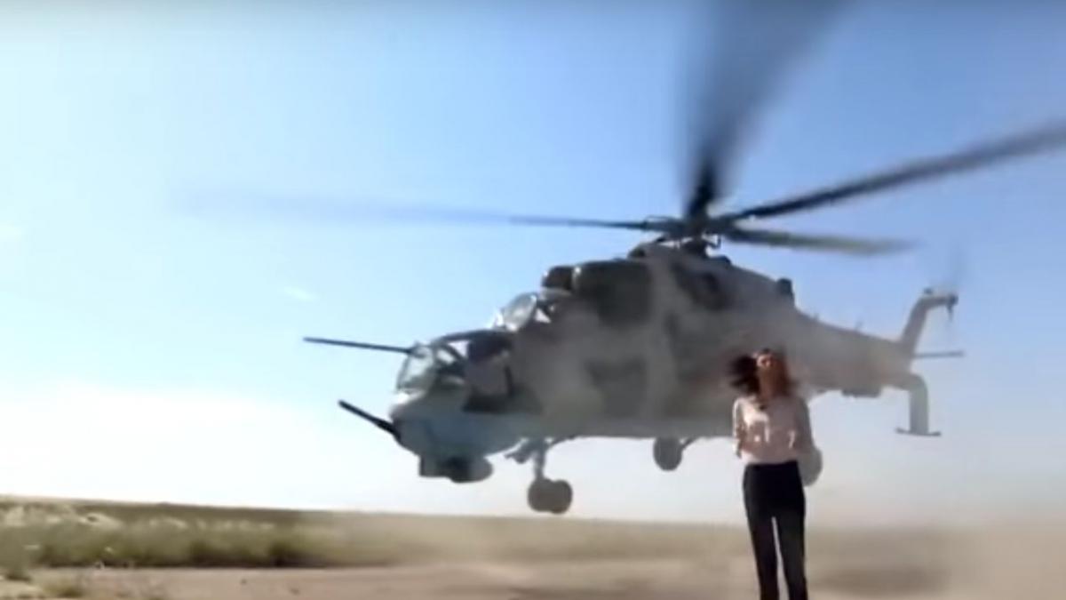 o jurnalista din azerbaidjan a fost la un pas sa fie decapitata de un elicopter militar