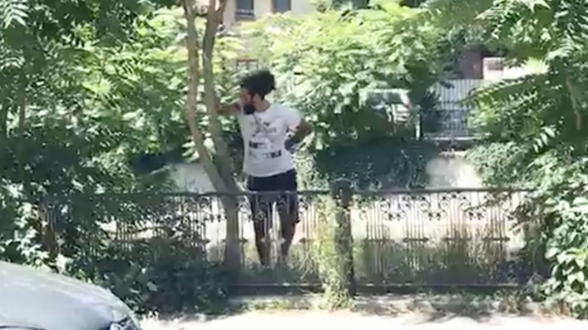 clipe de panica in centrul bucurestiului un tanar care a provocat un accident ameninta ca se arunca