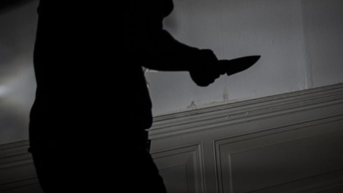 cum te aperi cand esti atacat cu un cutit video