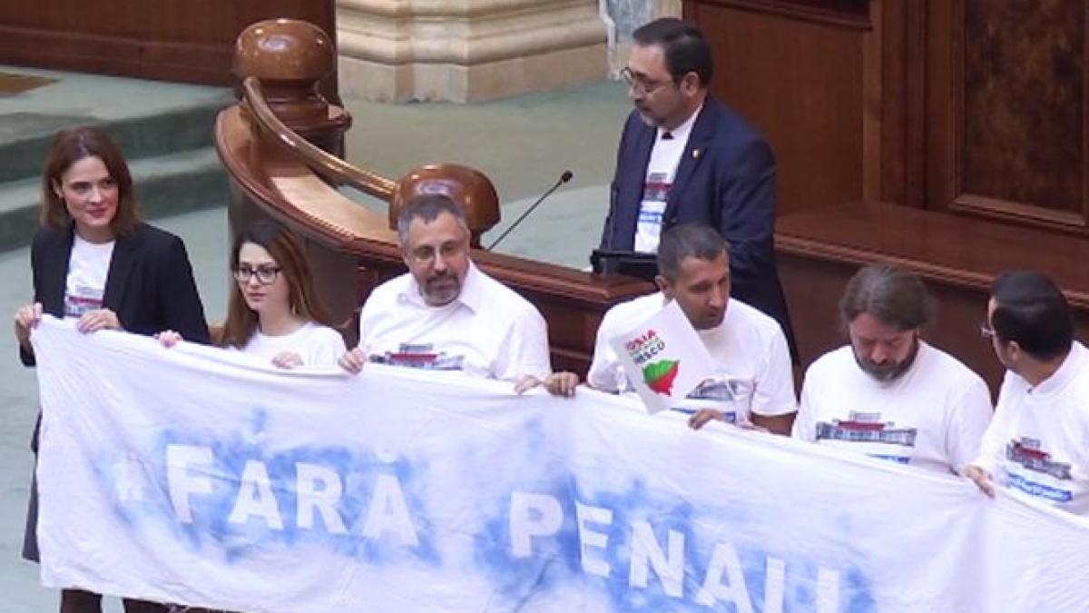 protest usr la votul din senat