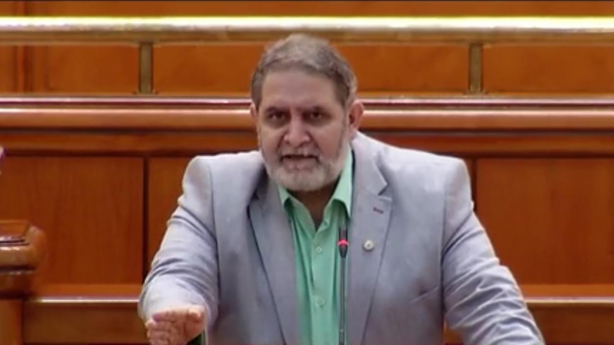 schimb dur de replici de la tribuna parlamentului