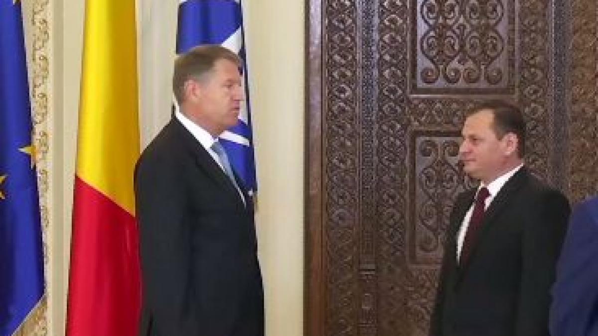 iohannis mesaj ciudat la ceremonia de investire a noului sef sie