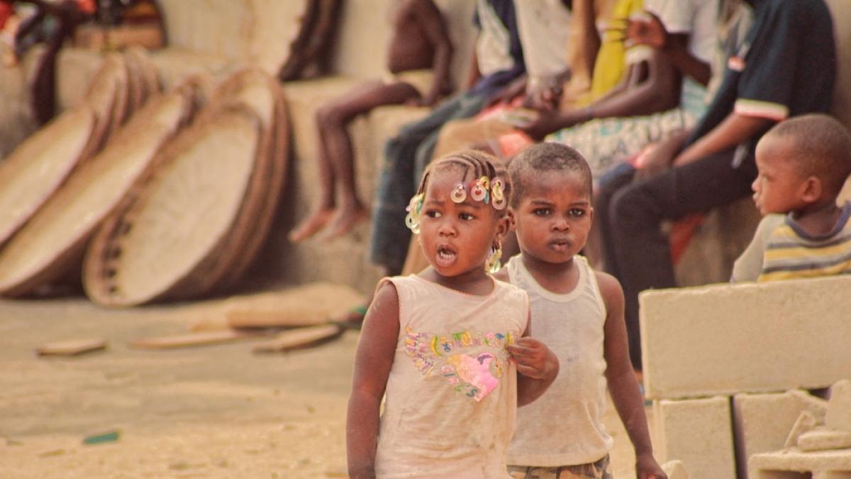 locul in care baietii sunt obligati sa si violeze propriile mame si exista dovezi de canibalism