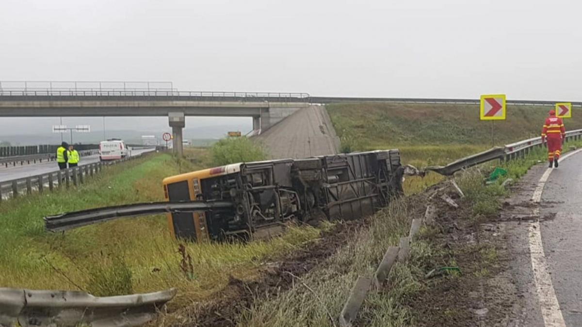 autobuz rasturnat langa sibiu a fost activat planul rosu de interventie 33 de persoane au fost