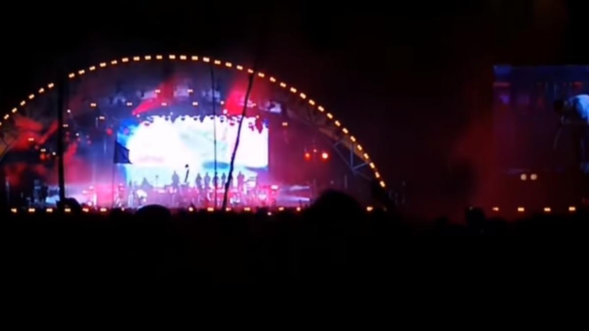 un cunoscut rapper la spital dupa ce a cazut de pe scena in timpul unui concert video