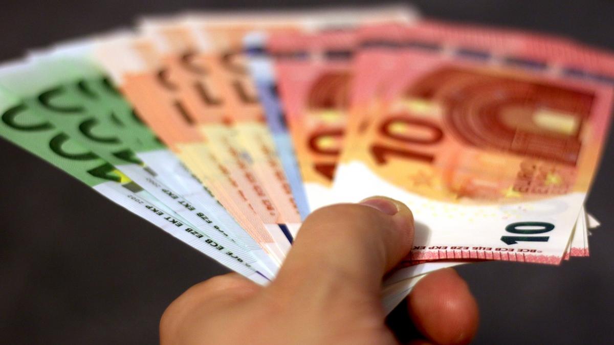 curs valutar 10 iulie cat costa un euro