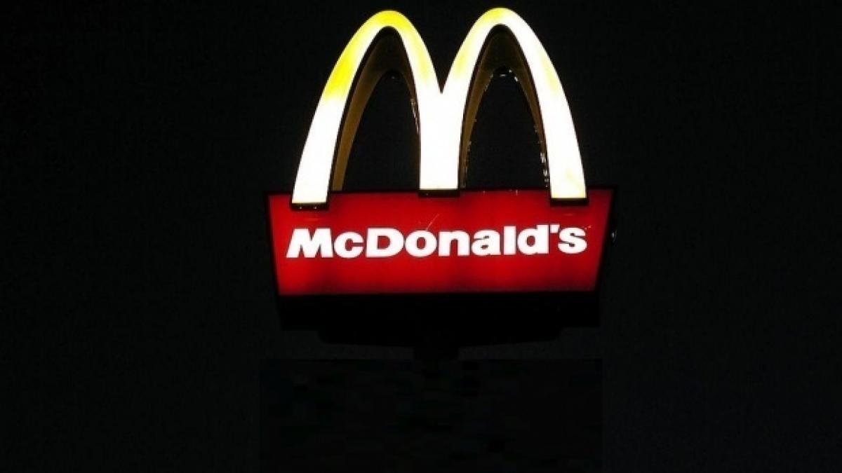 mcdonald s a retras salate din 3 000 de restaurante din cauza unui parazit periculos