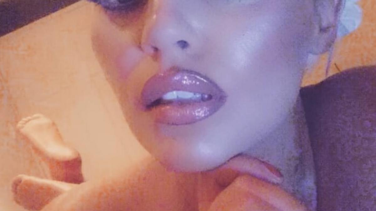 un ministru i a trimis mesaje erotice unei barmanite dupa trei saptamani a avut parte de surpriza