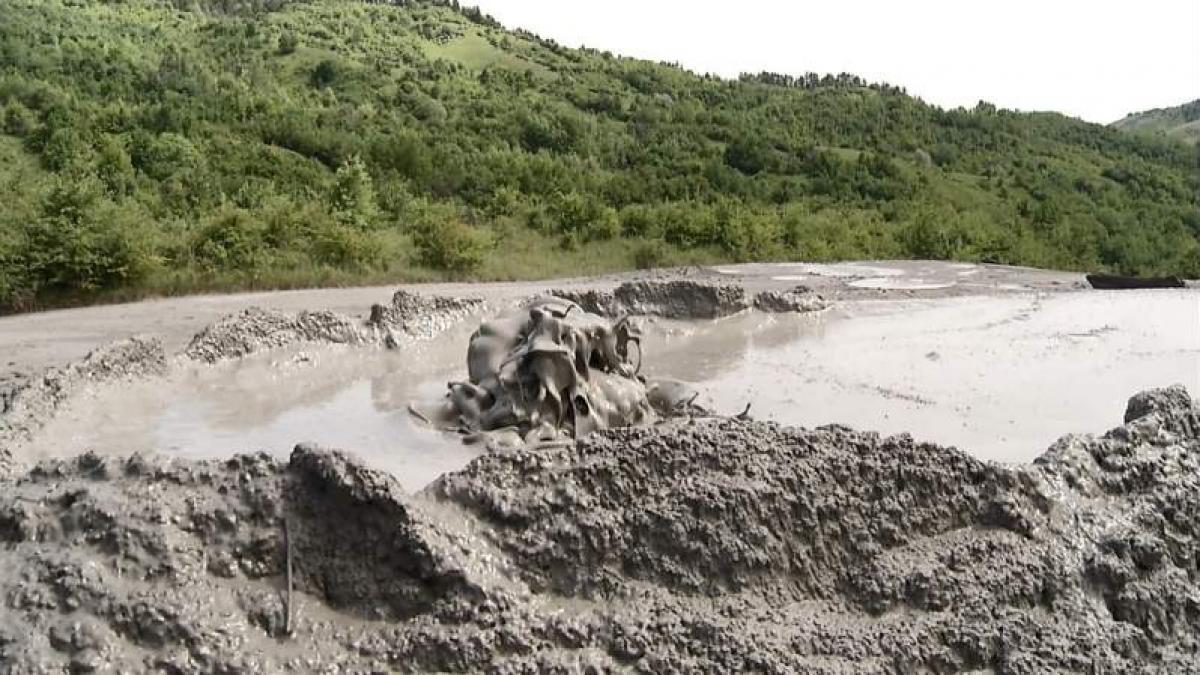 avem o tara frumoasa cum ajungem la ea fara drumuri catre minunile naturii din romania