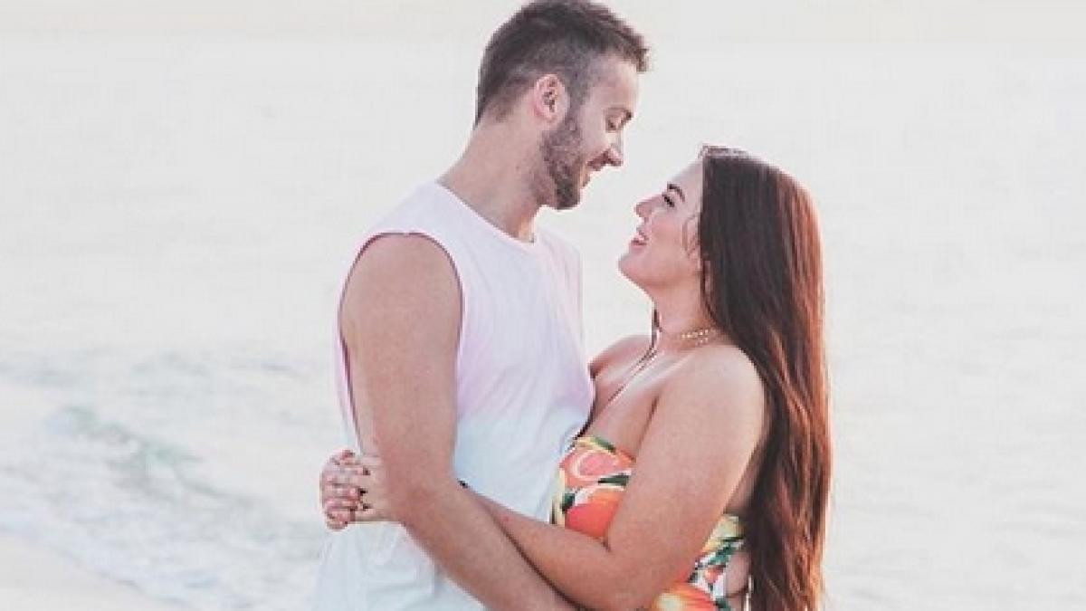 sotia lui luase kilograme in plus si toata lumea radea de el atunci barbatul a luat o decizie