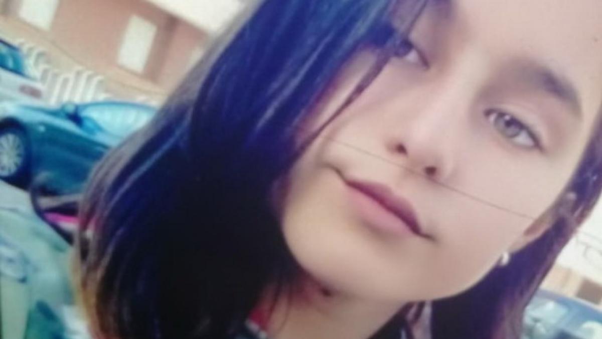 sunati la 112 daca o vedeti pe aceasta adolescenta mesajul politiei romane