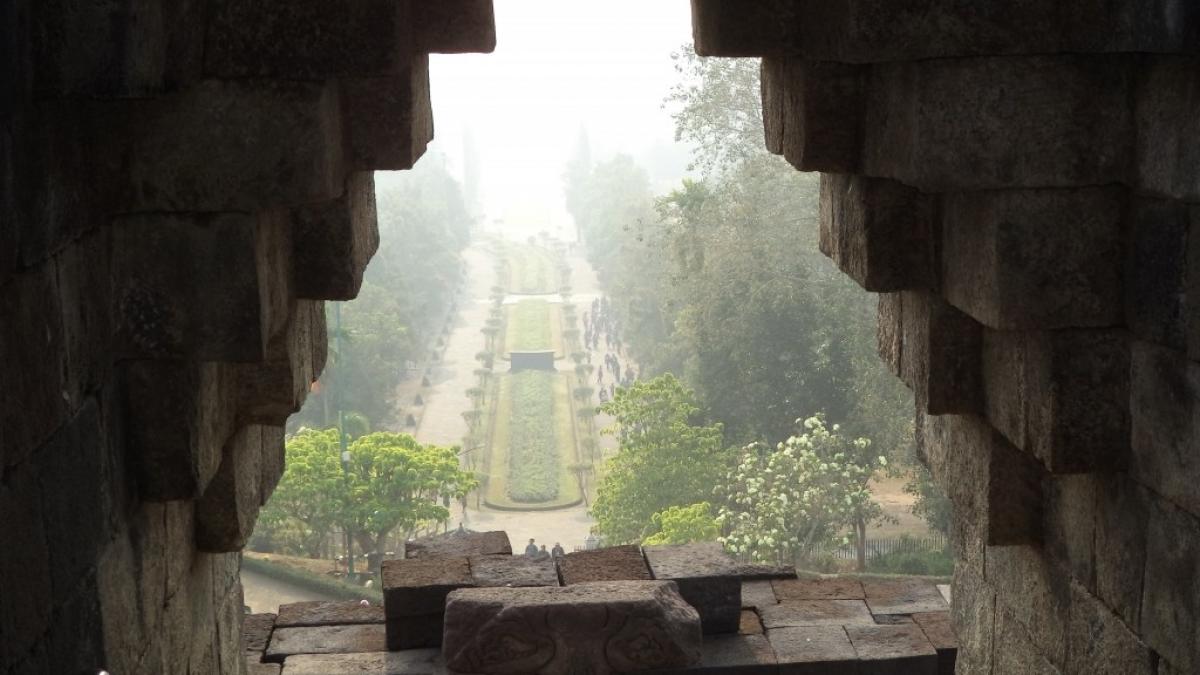 backpacking indonezia intre temple si vulcani