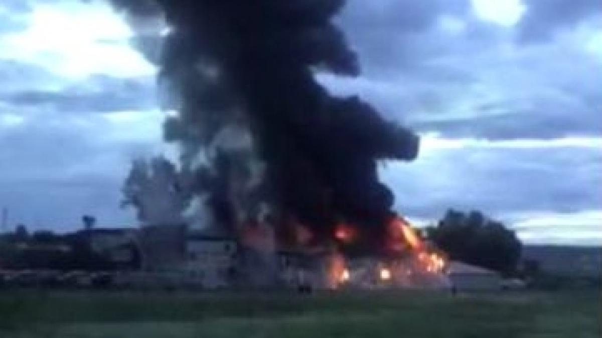 incendiu puternic in prahova un service auto a fost mistuit de flacari in cateva minute