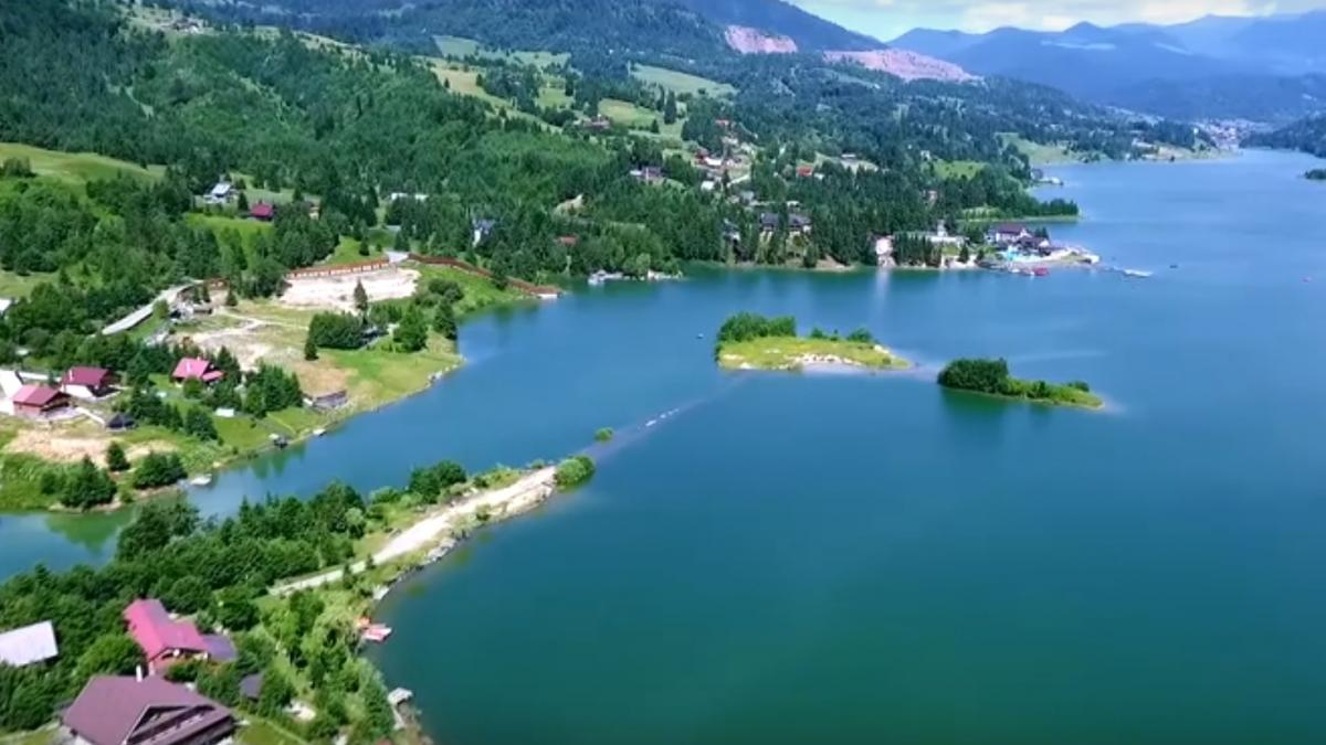 noul paradis romanesc statiunea din munti cu plaje artificiale la 900 de metri altitudine