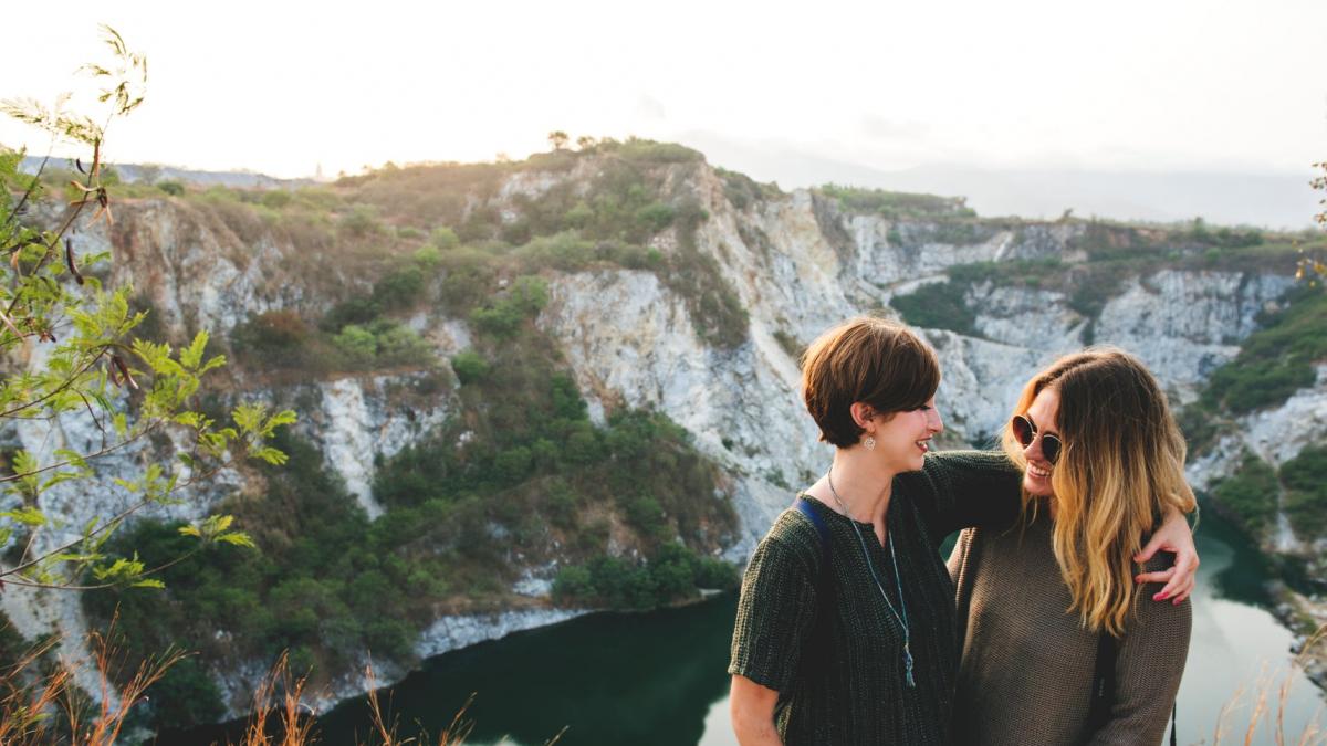 am 24 de ani si nu pot sa stau departe de parintii mei despartirea imi provoaca atacuri de panica