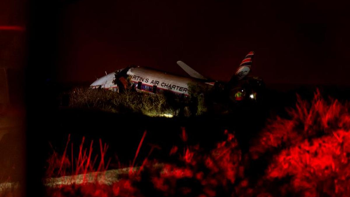 avion de mici dimensiuni prabusit in brazilia pilotul a murit sase oameni au supravietuit