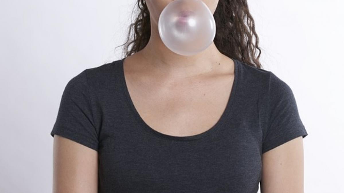 a mestecat guma cate sapte ore pe zi timp de cinci ani cand a mers la medic a primit o veste foarte