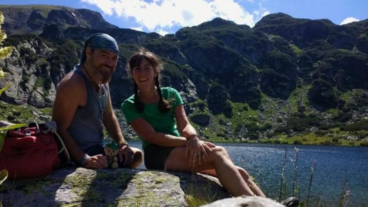 doi bloggeri britanici au decis sa vina in romania cand au descoperit ce a aici au incremenit