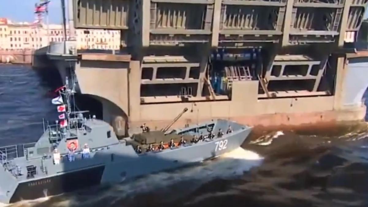 fortele navale ruse s au pregatit pentru a l impresiona pe vladimir putin ce s a intamplat chiar