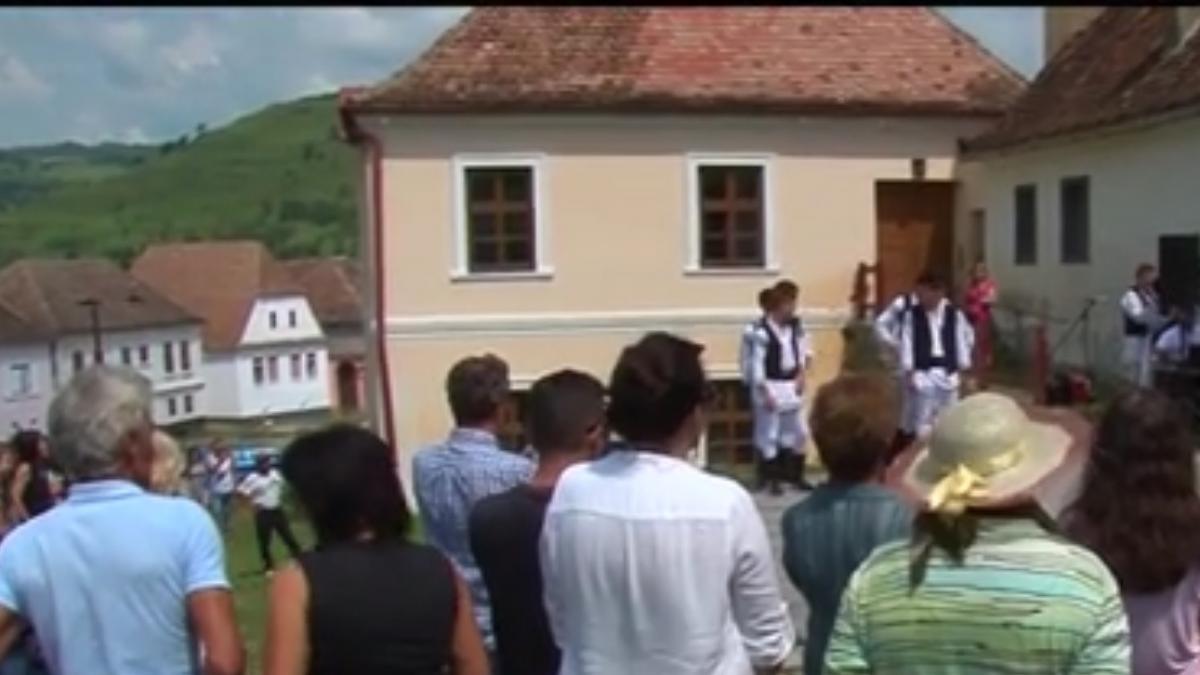 chinezii fascinati de un festival cu traditii romanesti