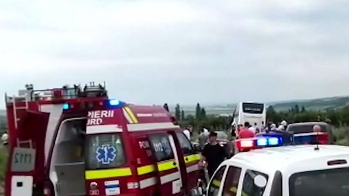 accident grav in gorj cu un microbuz mai multe victime planul rosu de interventie a fost activat
