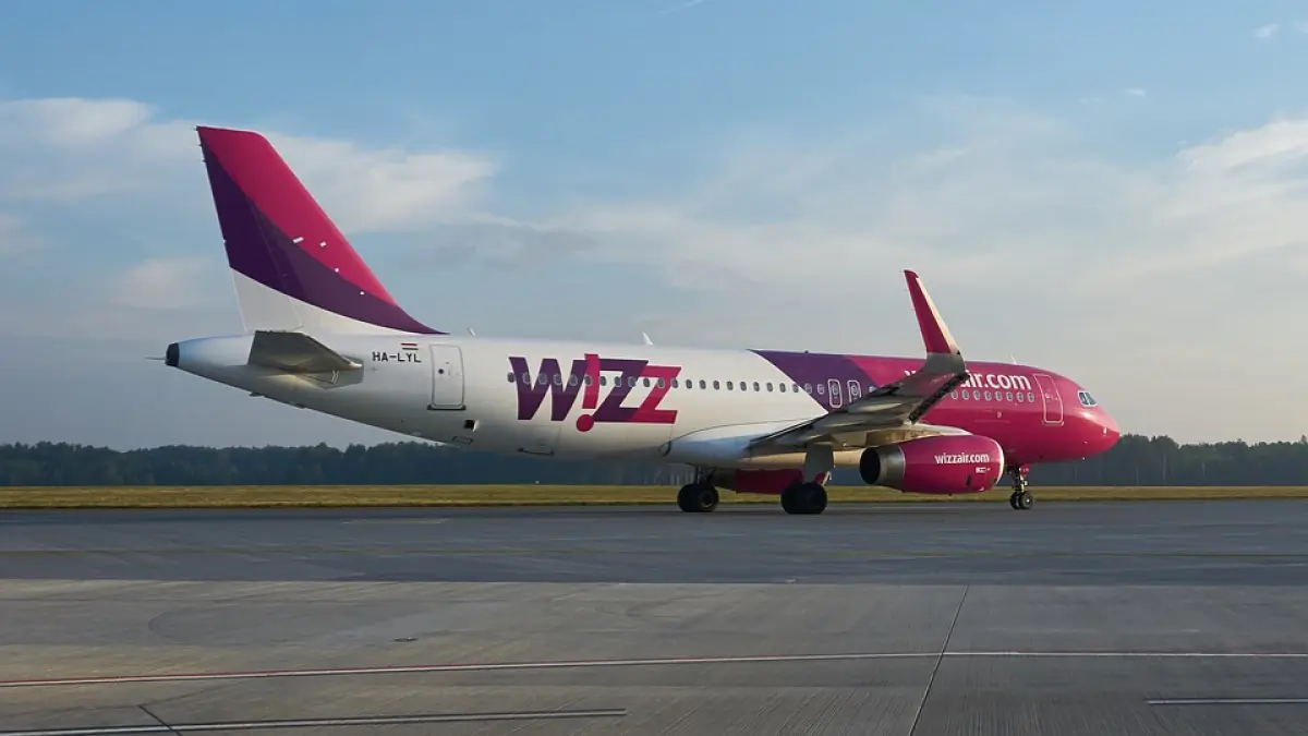 wizz air cea mai nepunctuala companie de zbor care opereaza in marea britanie in 2017