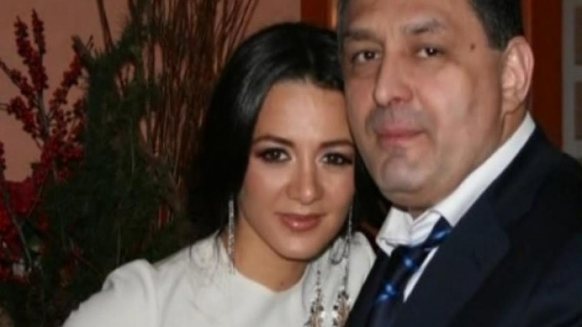 oana niculescu mizil in costum de baie iubita lui marian vanghelie la mare pe plaja cu fetita