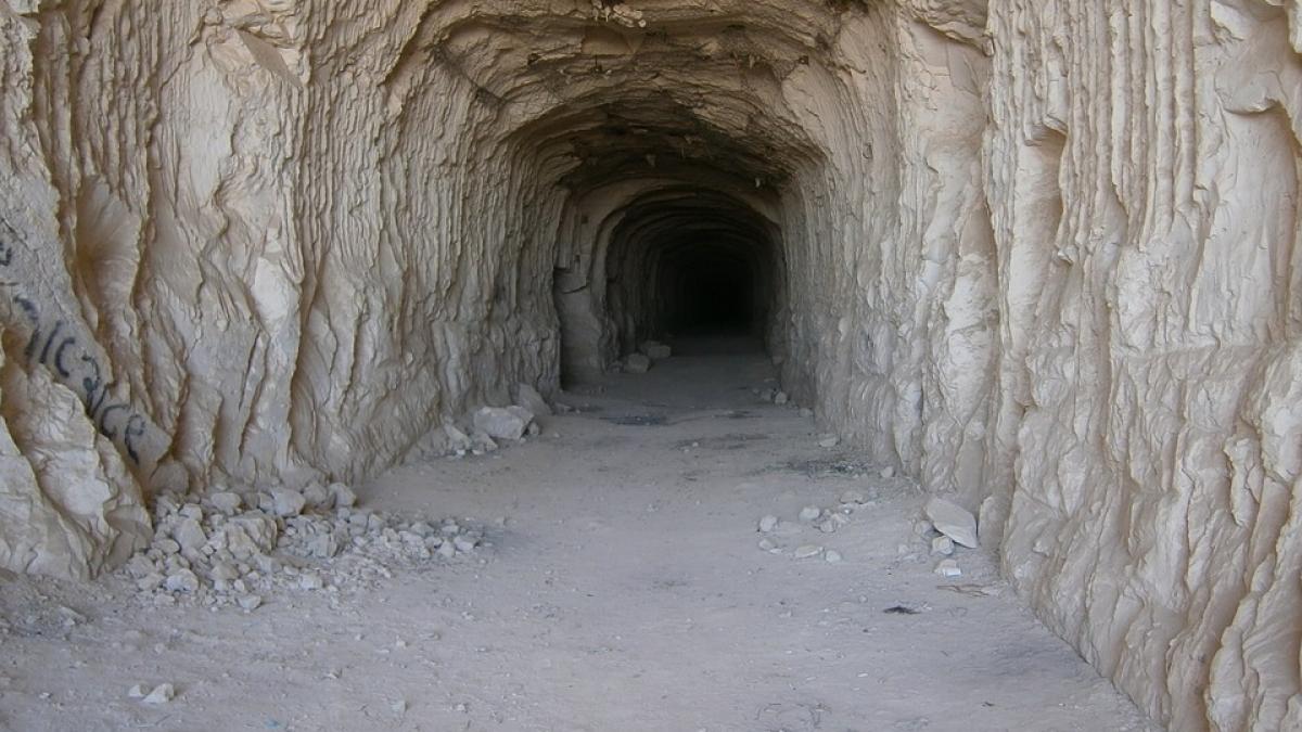 a fost tinuta captiva intr o pestera timp de 15 ani