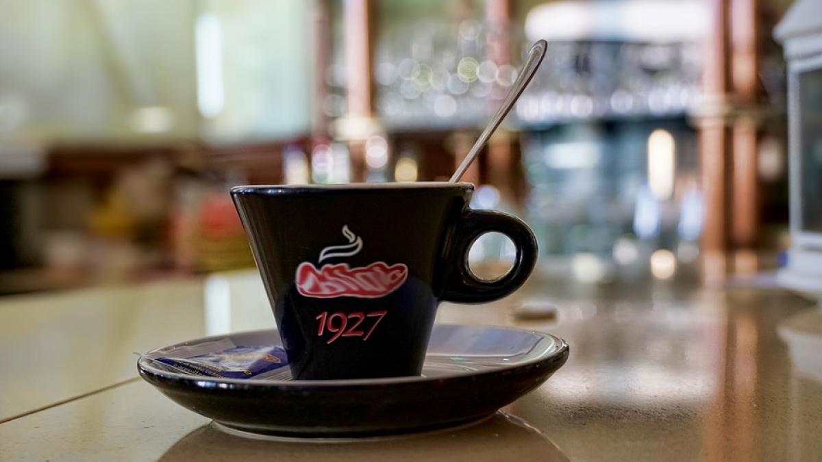 a mers la restaurant si a comandat o cafea si o apa nota de plata l a socat pe acest politician