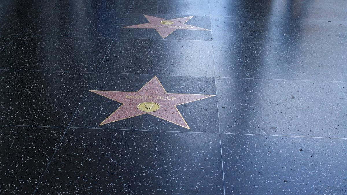 steaua lui donald trump de pe hollywood walk of fame va fi inlaturata