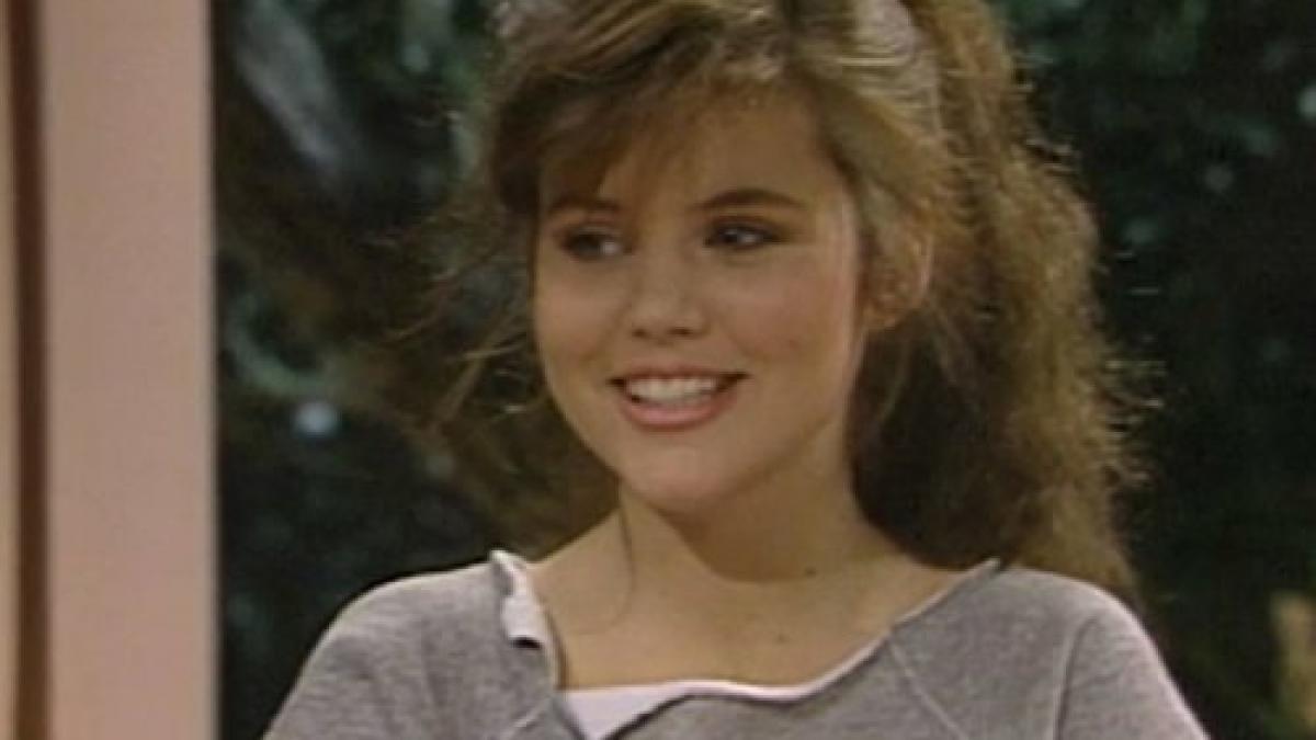 ce bine arata la 44 de ani actrita din salvati de clopotel in prezent e la fel de frumoasa precum