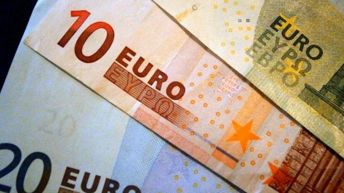 curs bnr joi 9 august cat costa un euro