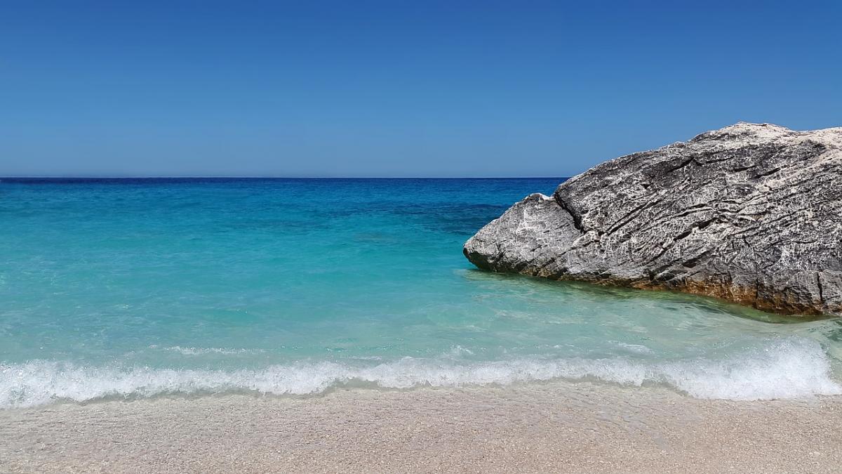 insula din europa unde esti amendat cu 1 000 de euro daca iei ca suvenir un pumn de nisip