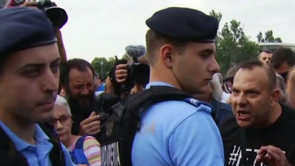 presa straina despre incidentele din piata victoriei