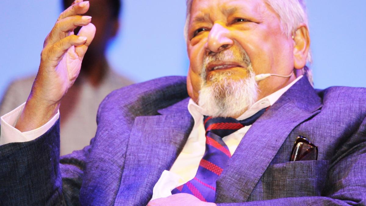 a murit v s naipaul scriitor laureat cu premiul nobel pentru literatura